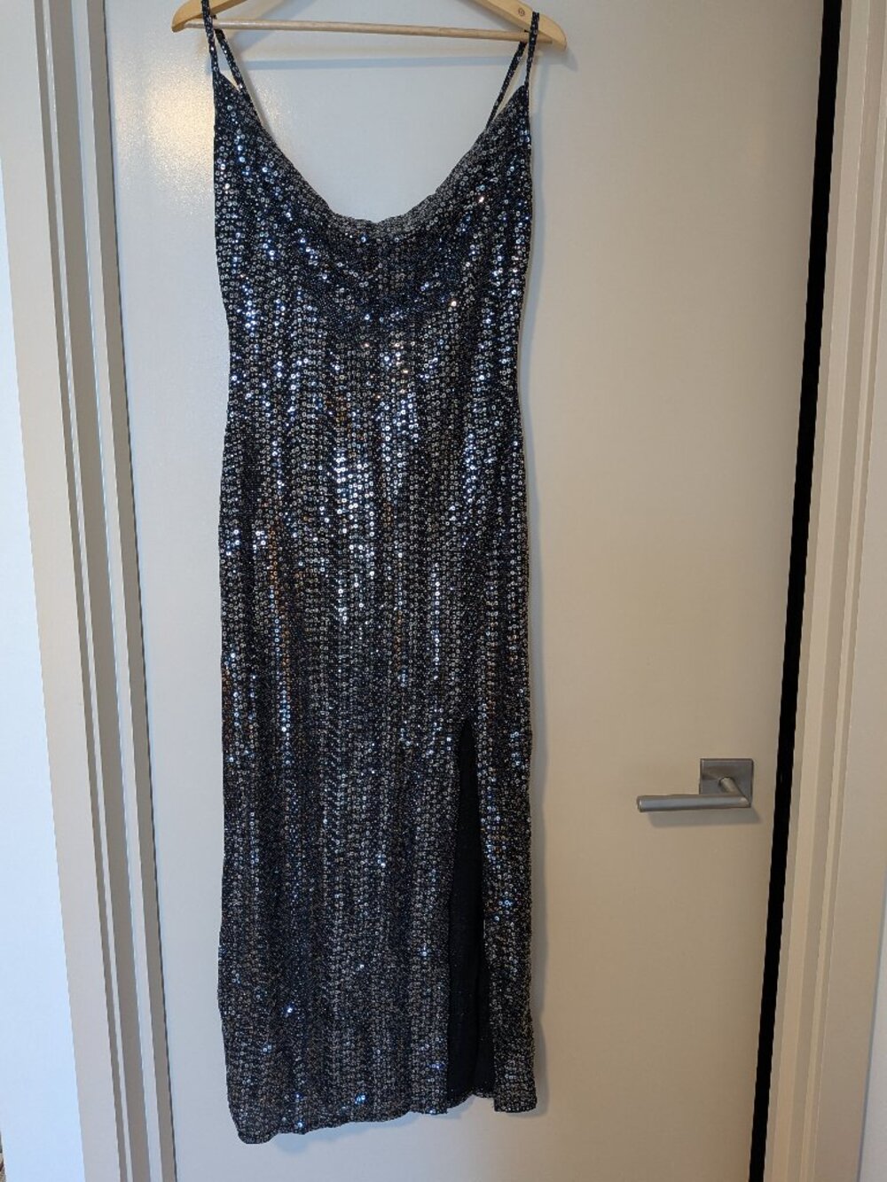 Missguided Black and Silver Sequin Gown US8 Like New